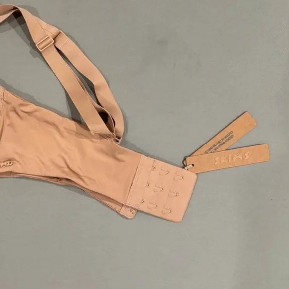 NWT SKIMS Unlined Balconette Bra - 34C - Picture 5 of 6